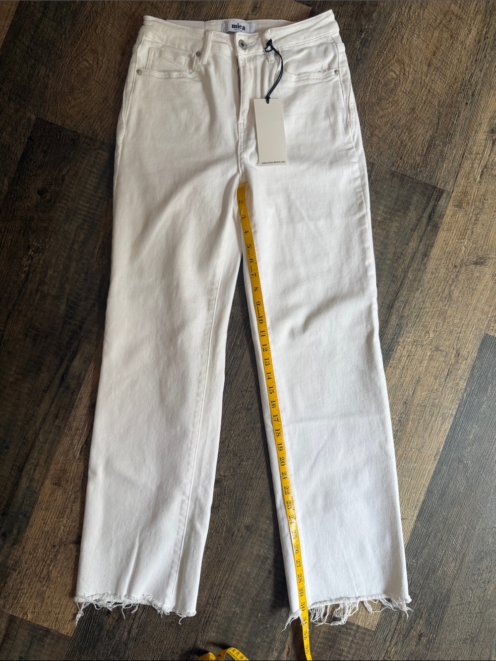 Mica Women’s White Boot-Cut Jeans 3/26 NWT